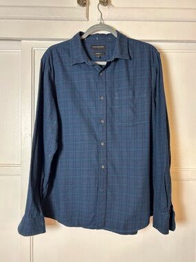Men’s Untucked Fit Blue Green Plaid Long-Sleeve Button-Down Shirt Large Casual